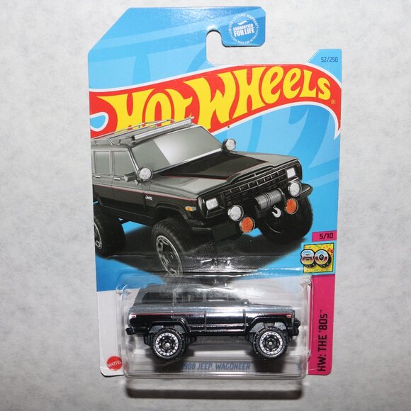 Hot Wheels lot of 12 Trucks variety of series all NIP - Picture 8 of 14